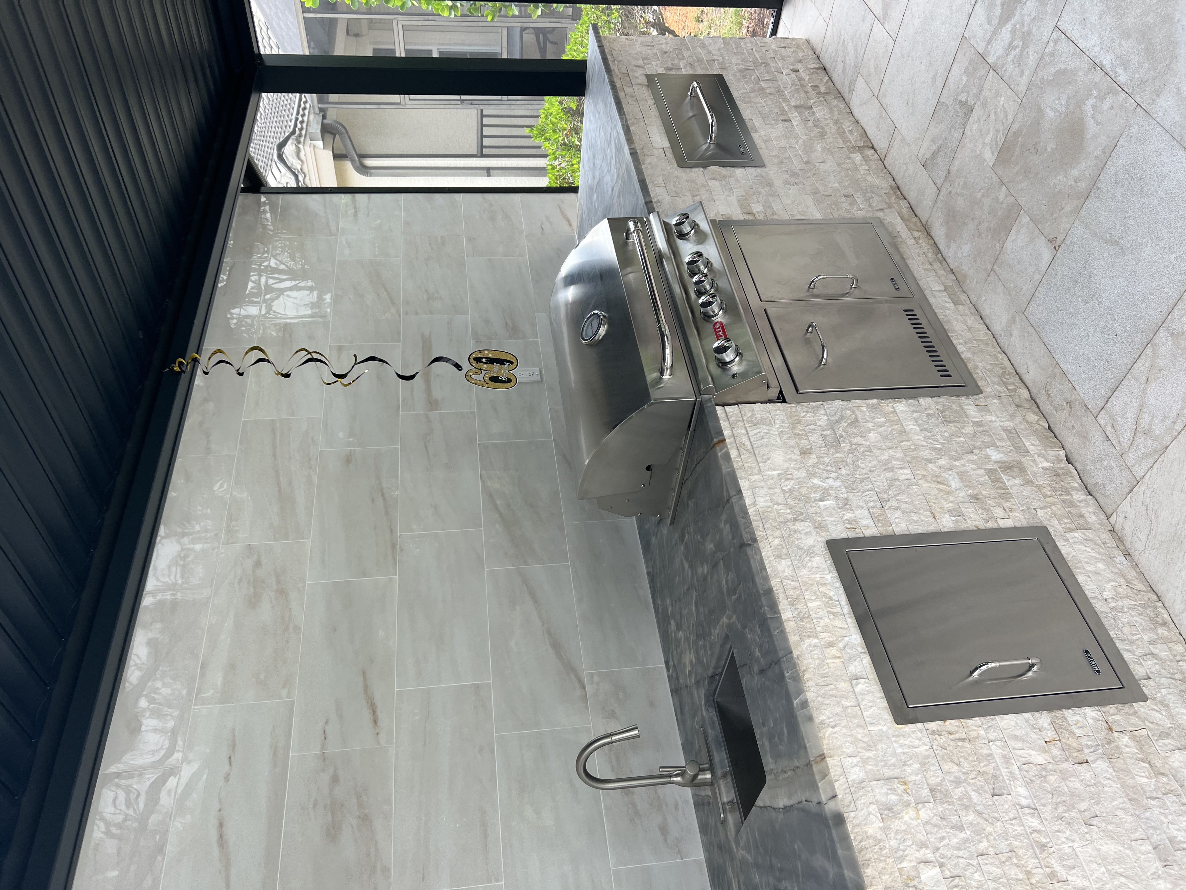 Outdoor Kitchen